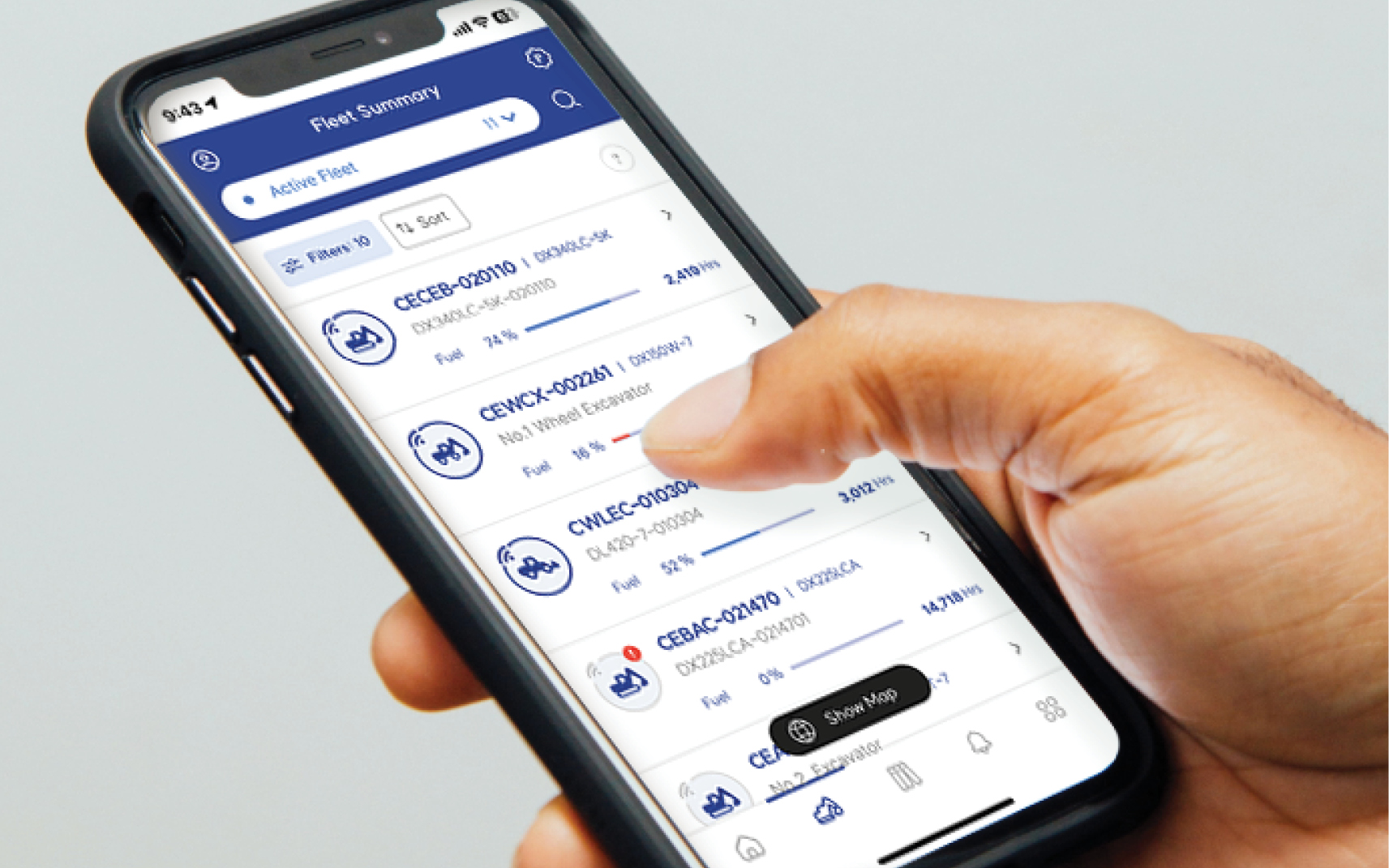  A contractor accesses fleet telematics systems data using the smartphone app.