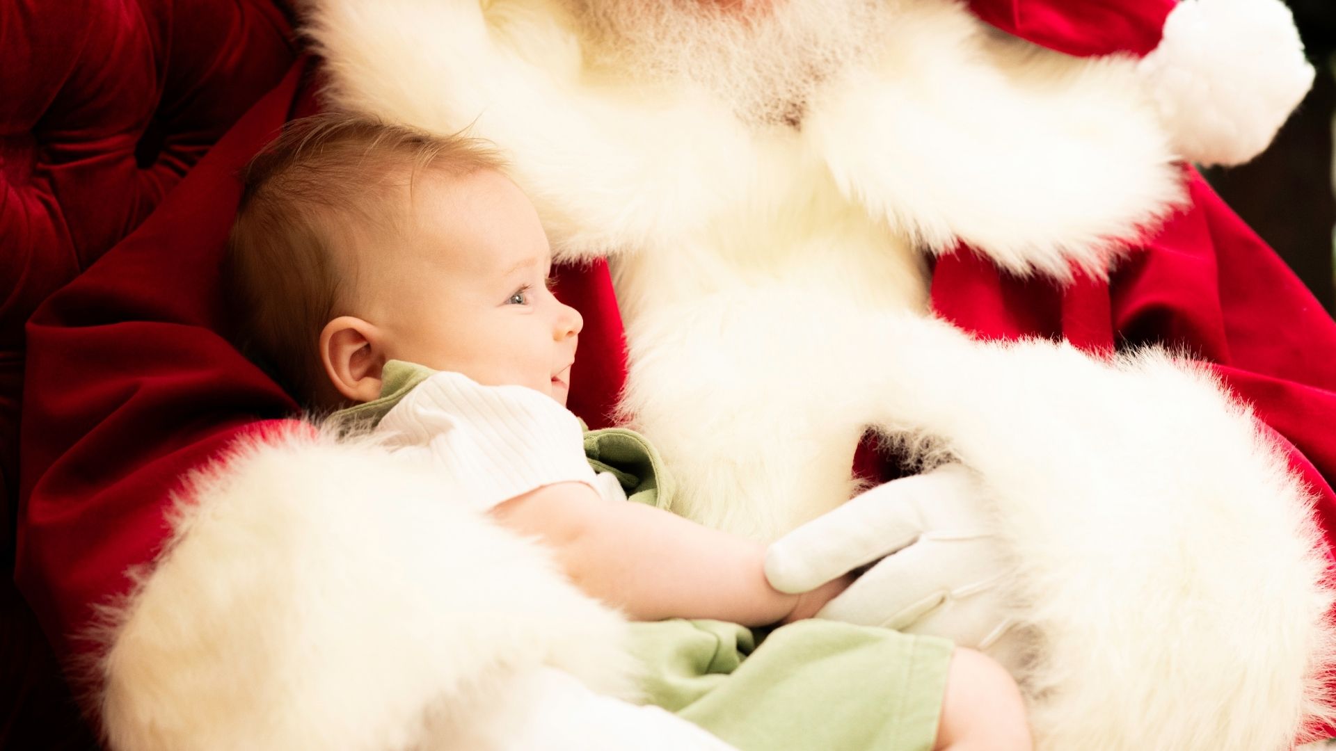 Babys First Santa Photos at Grand Central