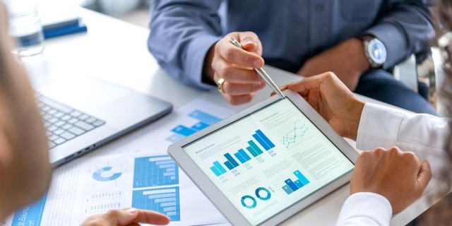 The Difference Between Managing Money And Leading Financially