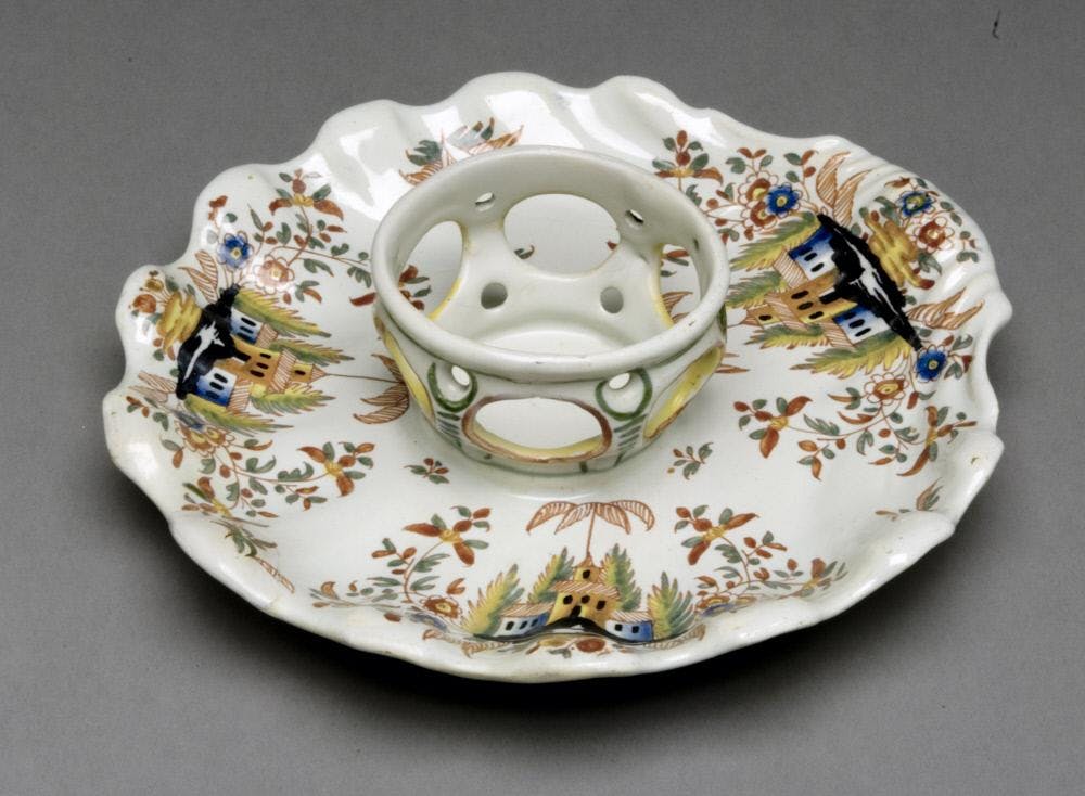 A WOMAN’S PLACE: PRIVATE LIVES AND DOMESTIC DISPLAY IN THE ESTRADOS OF VICEREGAL SPANISH AMERICA, 1700-1825