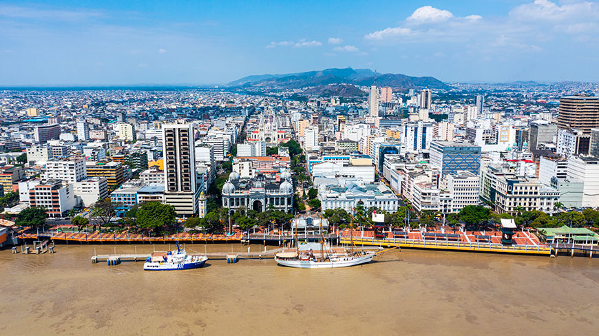 21986-EC-Guayaquil-Malecon-2c.jpg