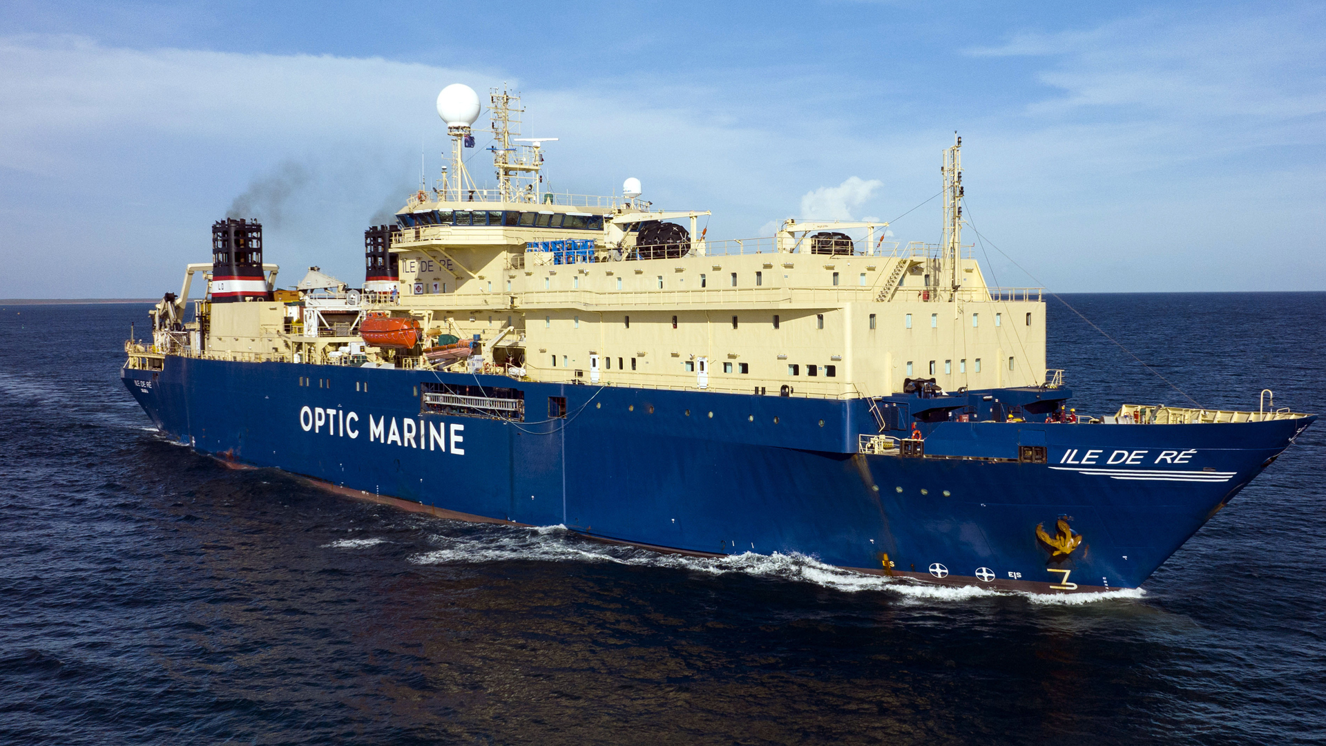 Photo of The Optic Marine laying cable for Vocus