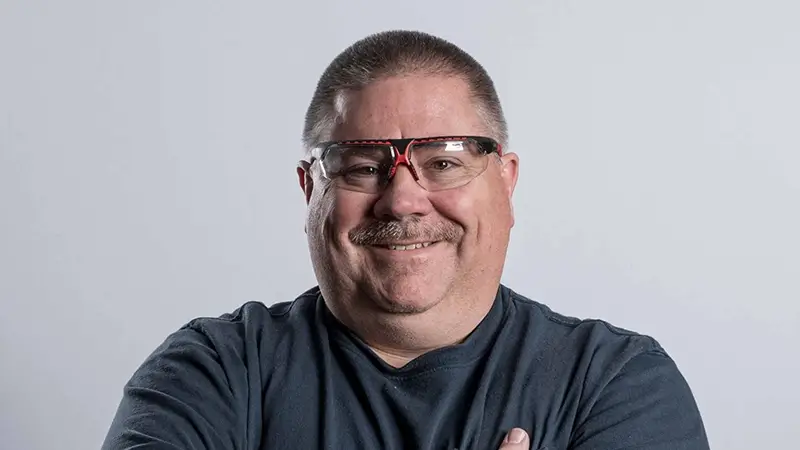 Materion employee Joe Lewis portrait 