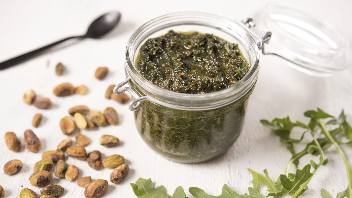 vegan_arugula_basil_pesto_2000x1125.jpg