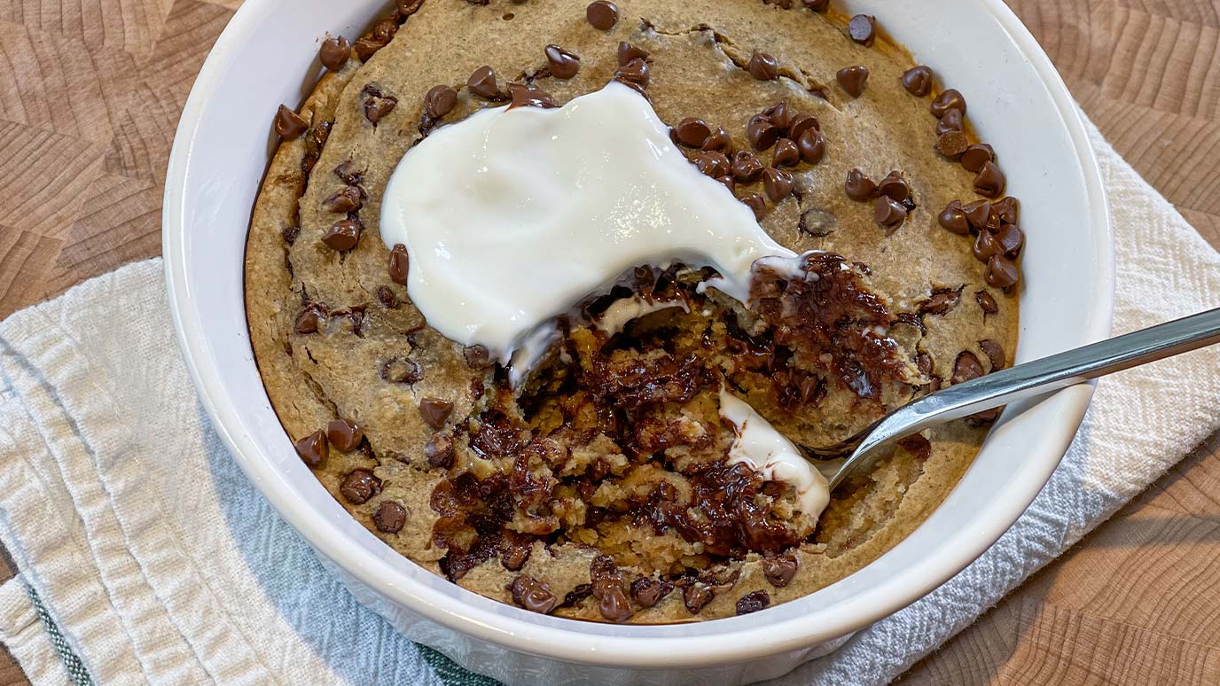 PEANUT BUTTER BAKED OATS WITH CHOCOLATE CHIPS.jpg