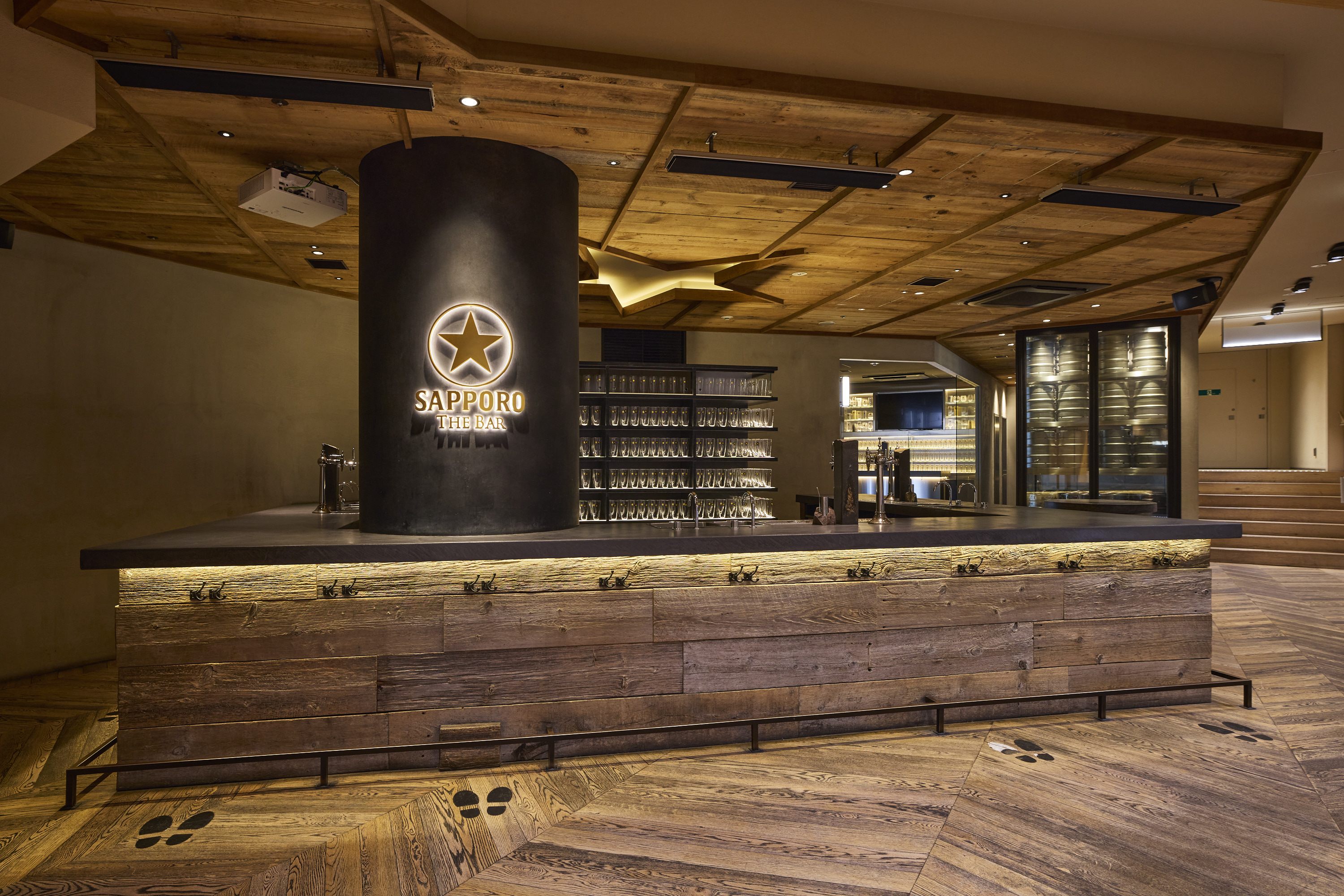 THE BAR_001.jpg