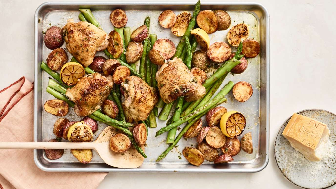 garlic_parm_sheet_pan_chicken_1376x774.jpg