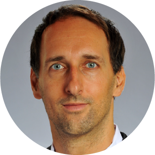 Professional headshot of Claas R&ouml;hl.