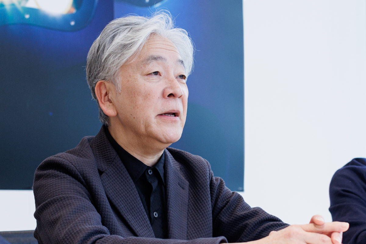 株式会社丹青社 エグゼクティブ クリエイティブ ディレクター 洪 恒夫（こう・つねお）さん。プロジェクト発足時から水野学さんとタッグを組み、プロジェクト案を提案した。