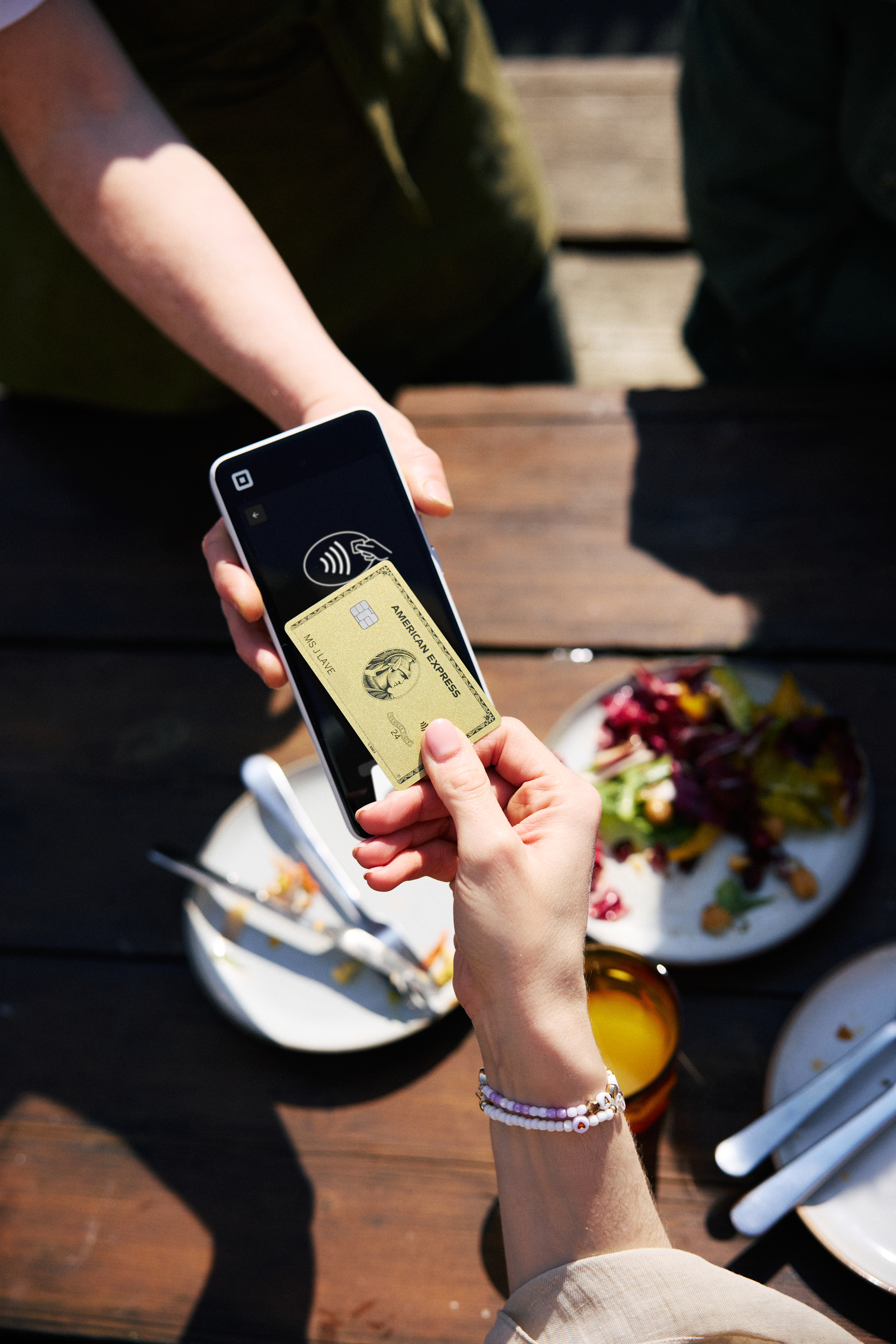 9. SquareT3_Stills_Shot_4_1524RETOUCHING_V1.jpg