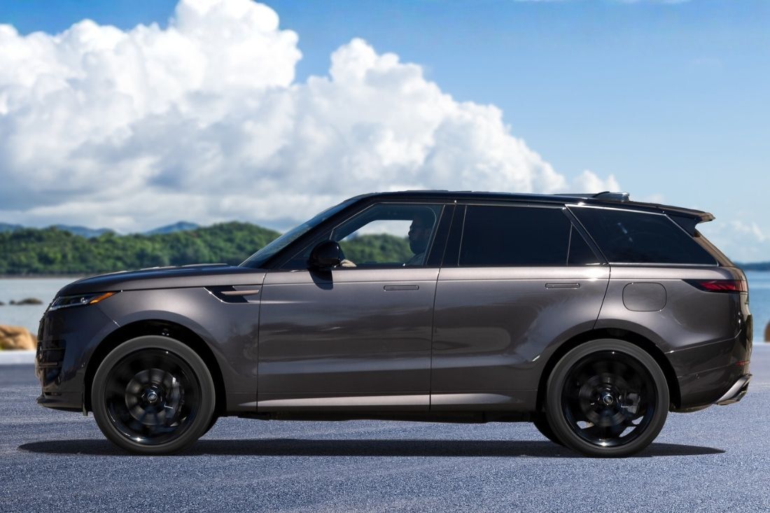 Side view of silver Range Rover Sport