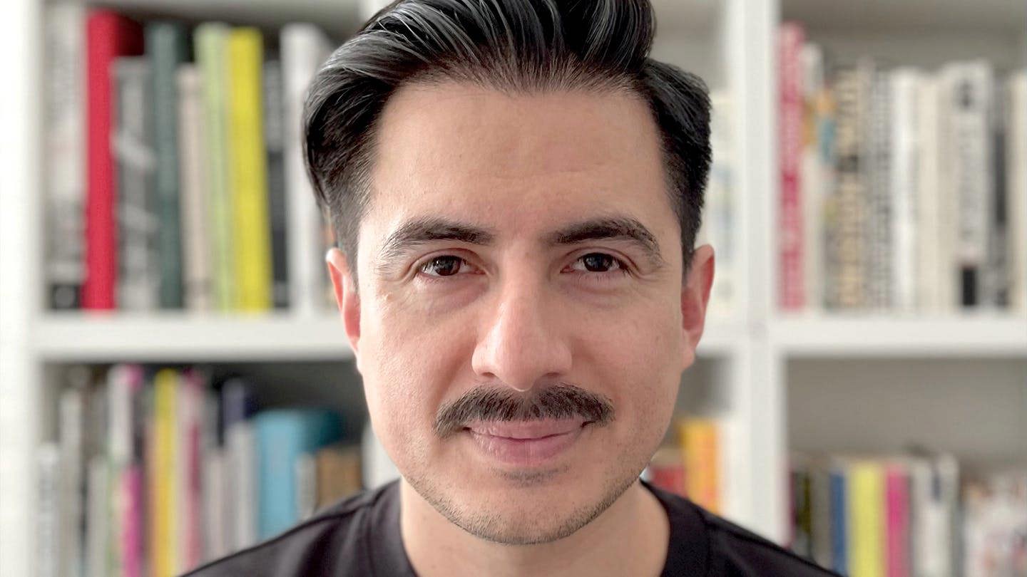Alvaro Velosa Headshot