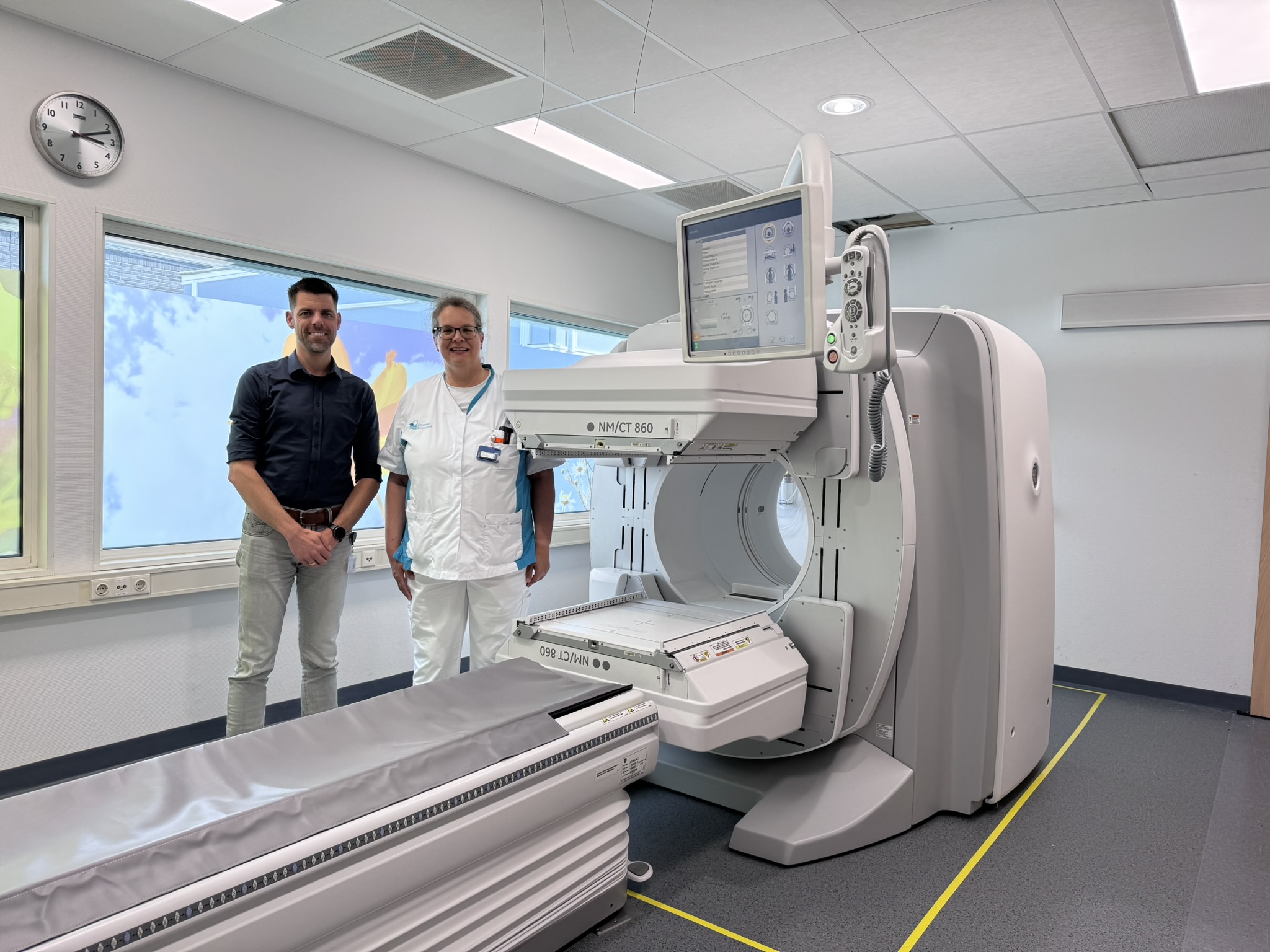 Photo: Matthijs Huttinga, Unit Manager Imaging Technologies and Susan Zoetekouw at Ziekenhuis Rivierenland.