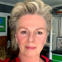 Profile Image of Beth MacNeil