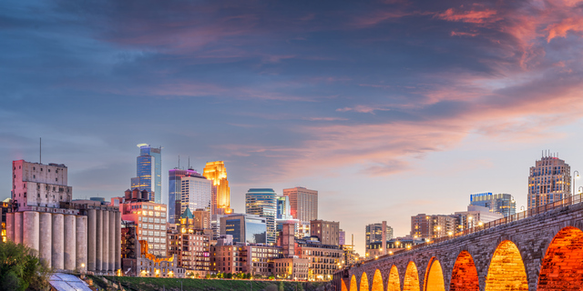 Minneapolis, Minnesota, USA SKyline at Dusk
