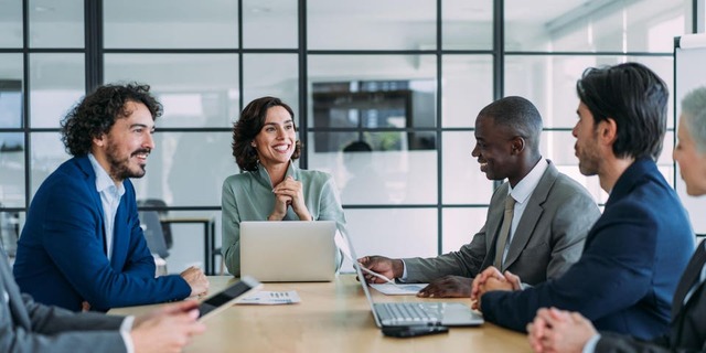 How Mid-Year Reviews Can Reignite Your Team’s Momentum