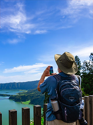 22755-PT_Sao-Miguel_Vista-Do-Rei_Sete-Cidades_Twin-Lakes_Hike_vert.jpg