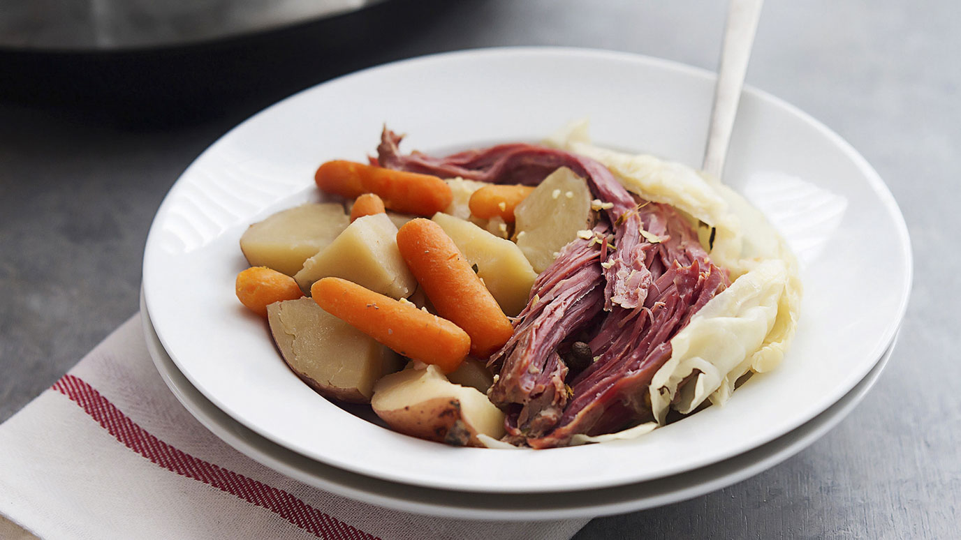 slow_cooker_corned_beef_and_cabbage_2000x1125.jpg