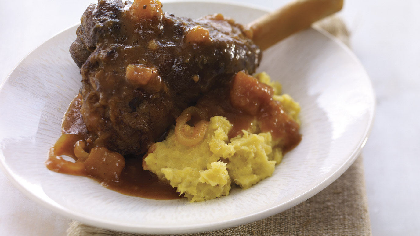 cinnamon_braised_lamb_shanks_with_mashed_plantains_2000x1125.jpg