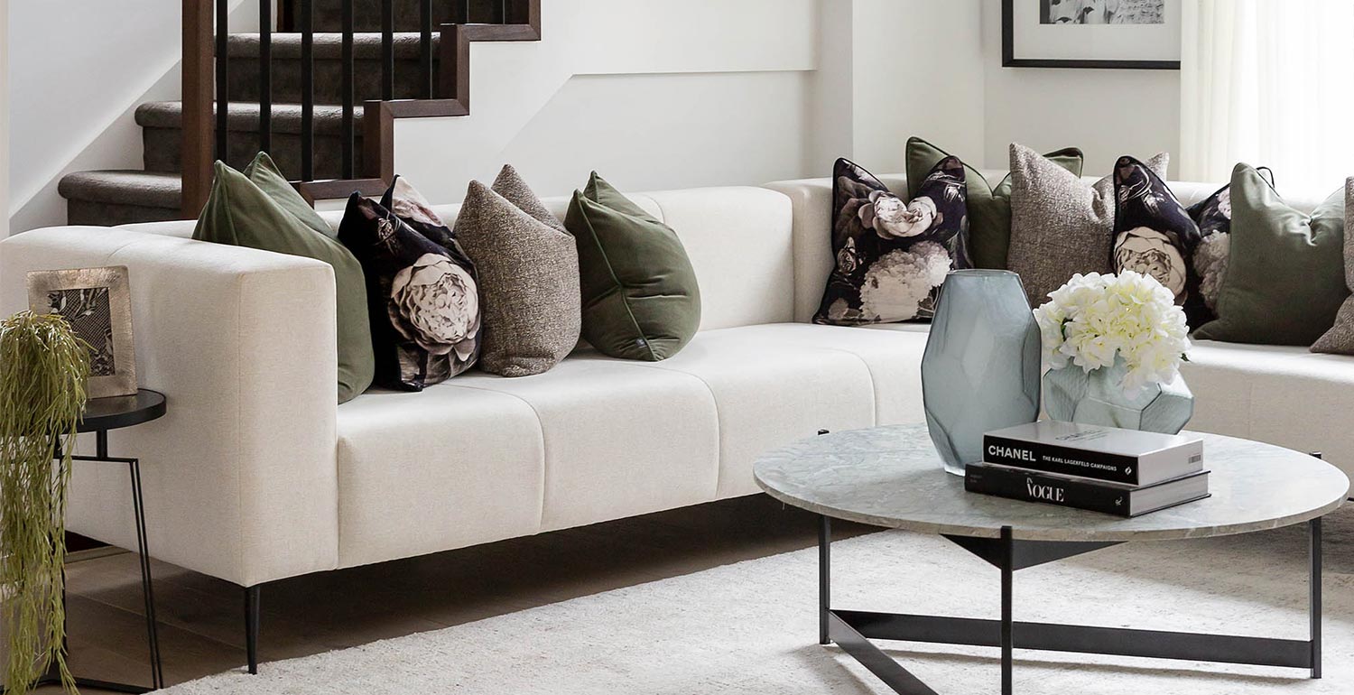 10 Must-Know Tips for Styling Your Living Room