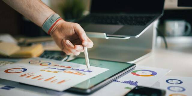 How Young Founders Can Simplify the Financial System for Their Startup