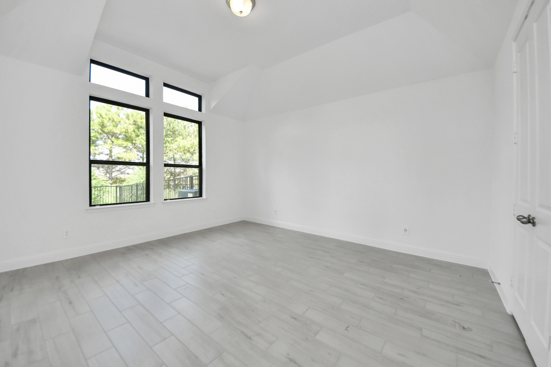 0211b8ec-da88-407c-9697-df9b965174e0