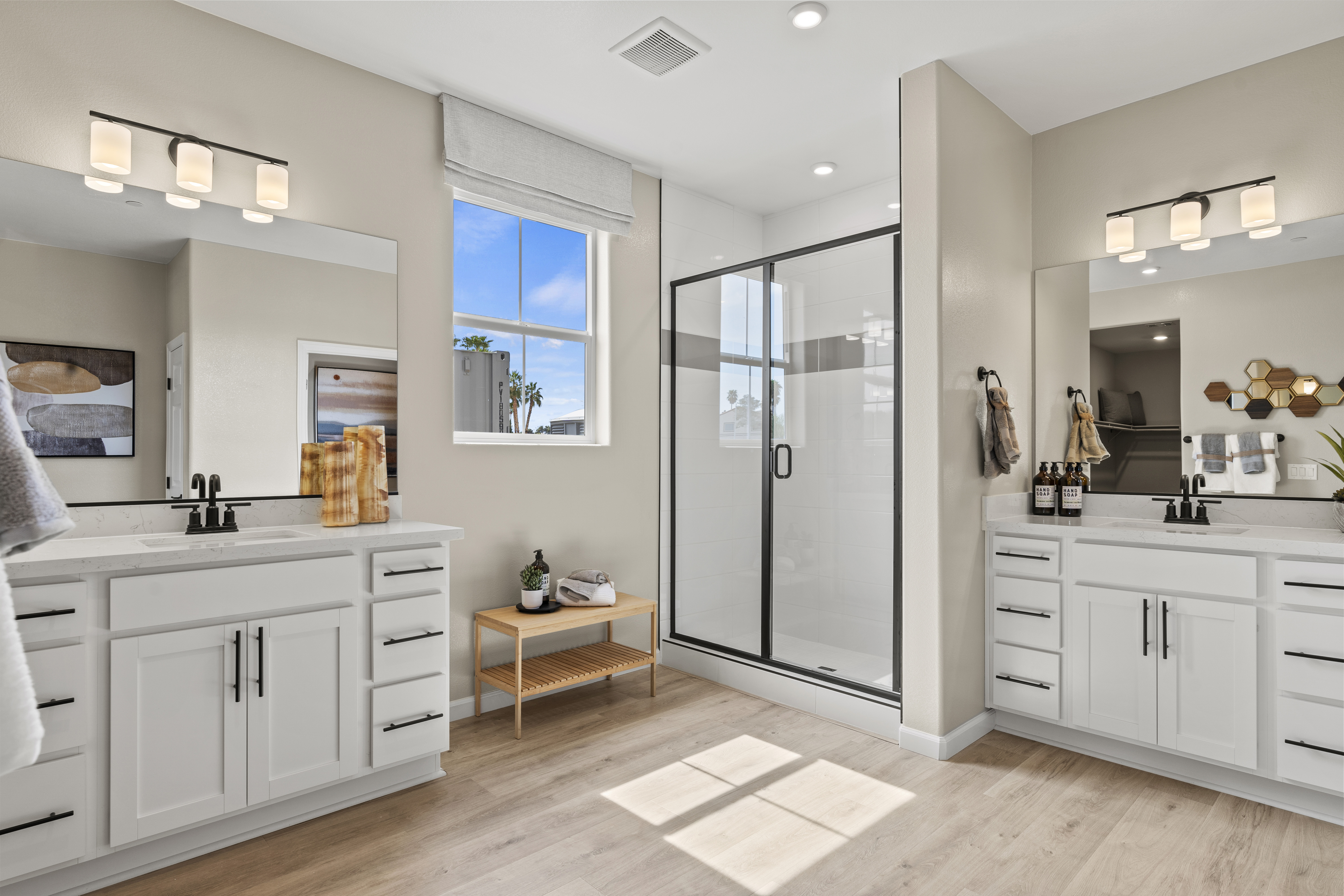 Everett Primary Bathroom