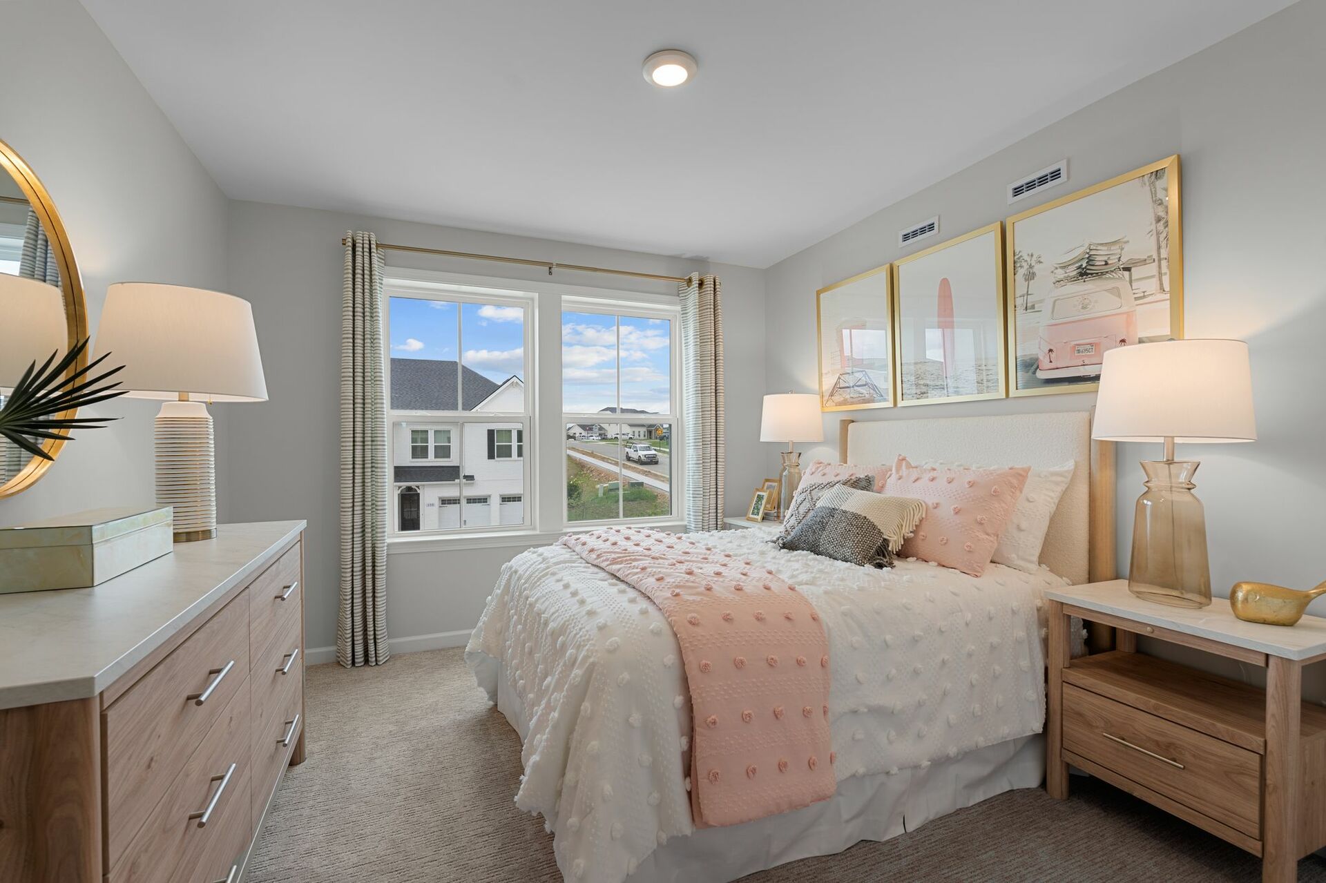 0557c5b3-c1ed-4f82-9a89-cf49fa557cee