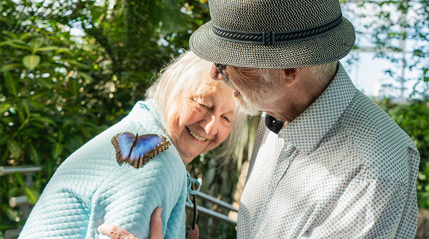 A couple in the Niagara Falls butterfly conservatory