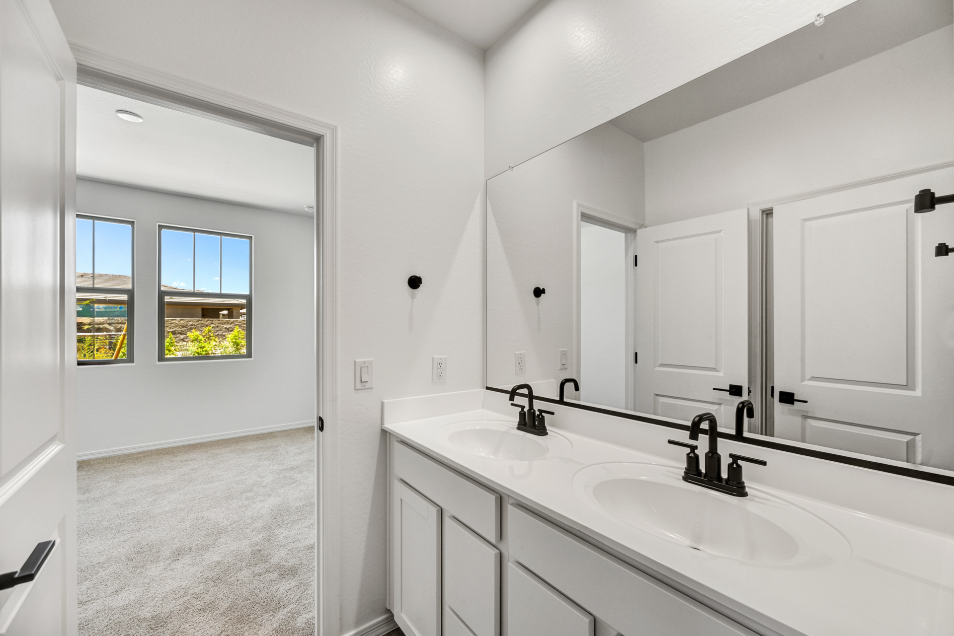 12b991a6-2b71-400d-a87b-fe19b55f92c1