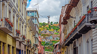 25377-EC-Quito-city-smhoz.jpg