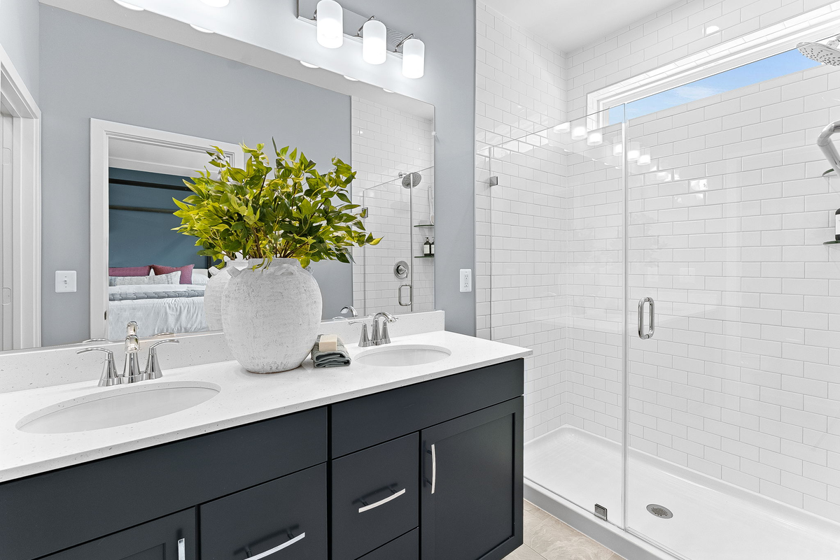 primary bath with oversized shower