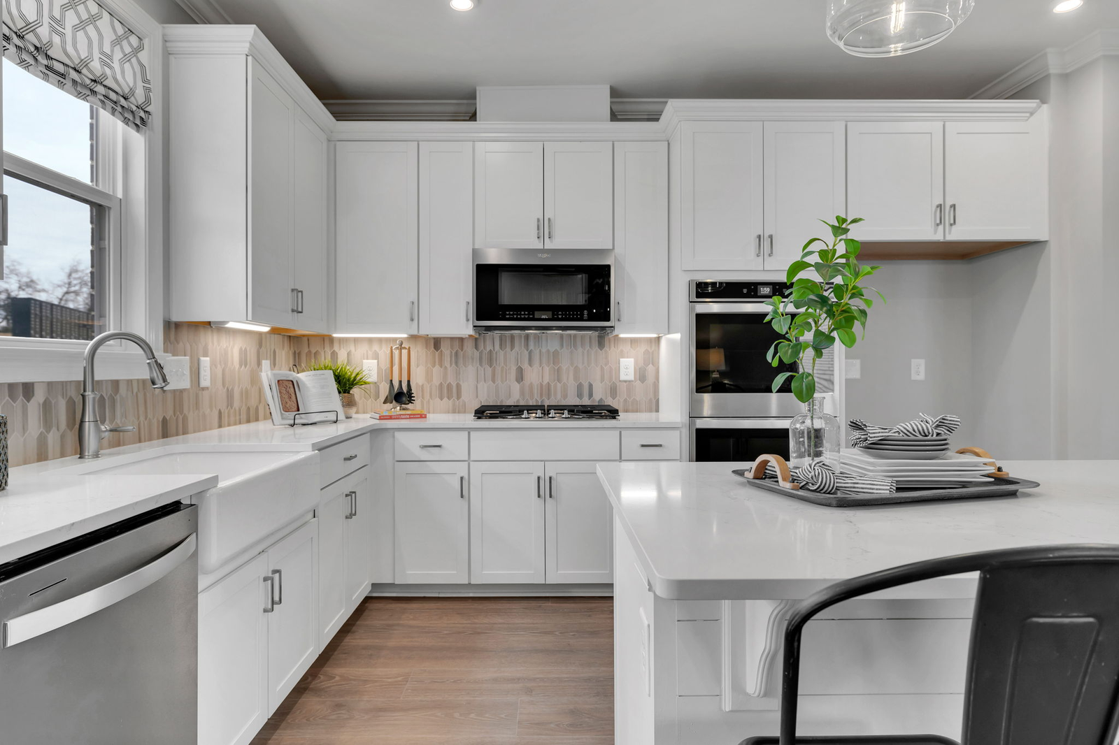28-web-or-mls-804 Cawthorn Lane-28.jpg