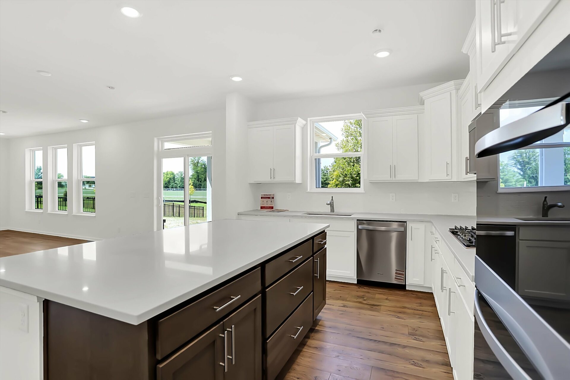 419efbab-c9b9-4382-a9b2-e2182bbbbe55