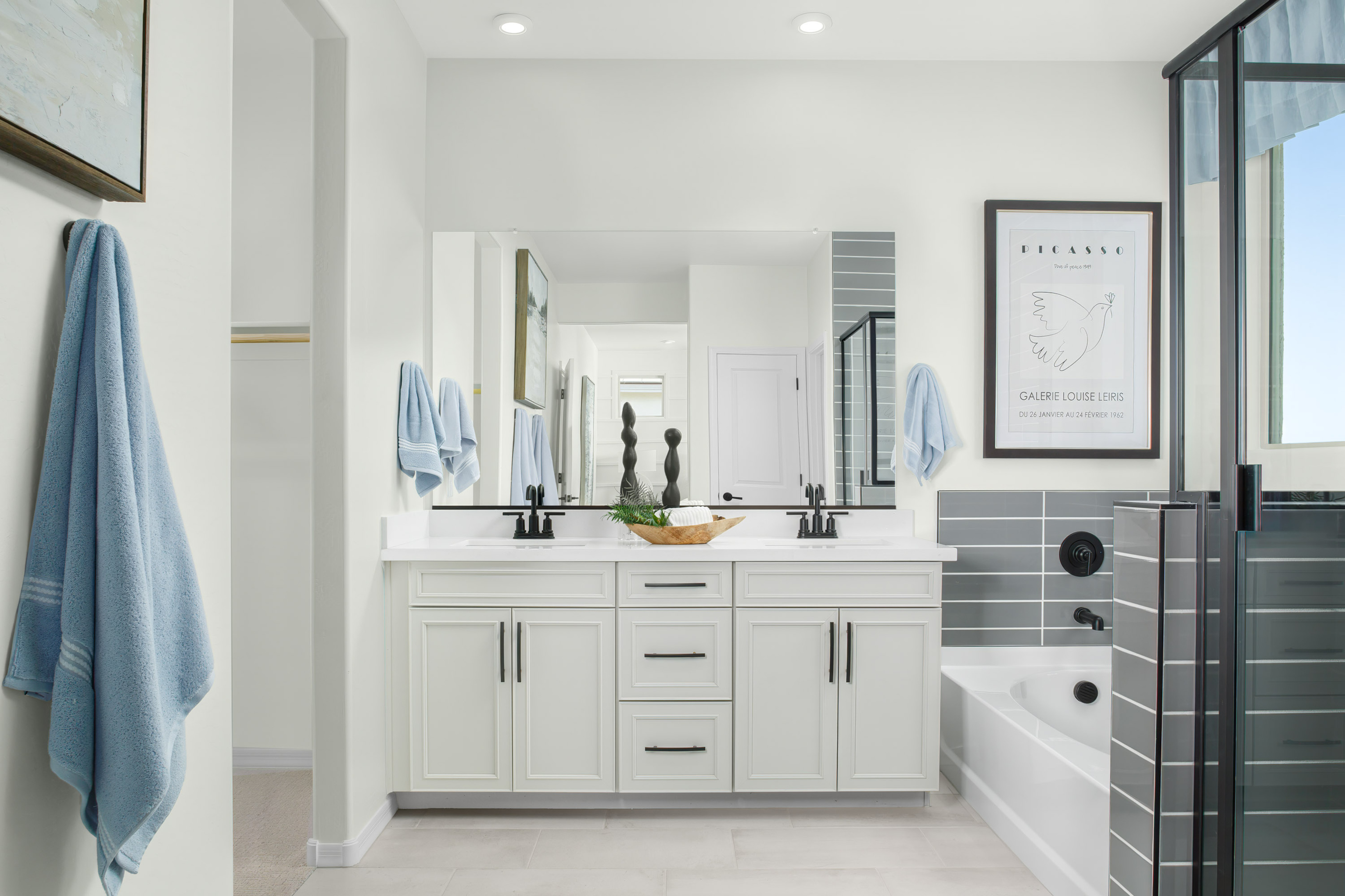 53c0ae97-3b2f-4146-86d9-e36dea90ebe8