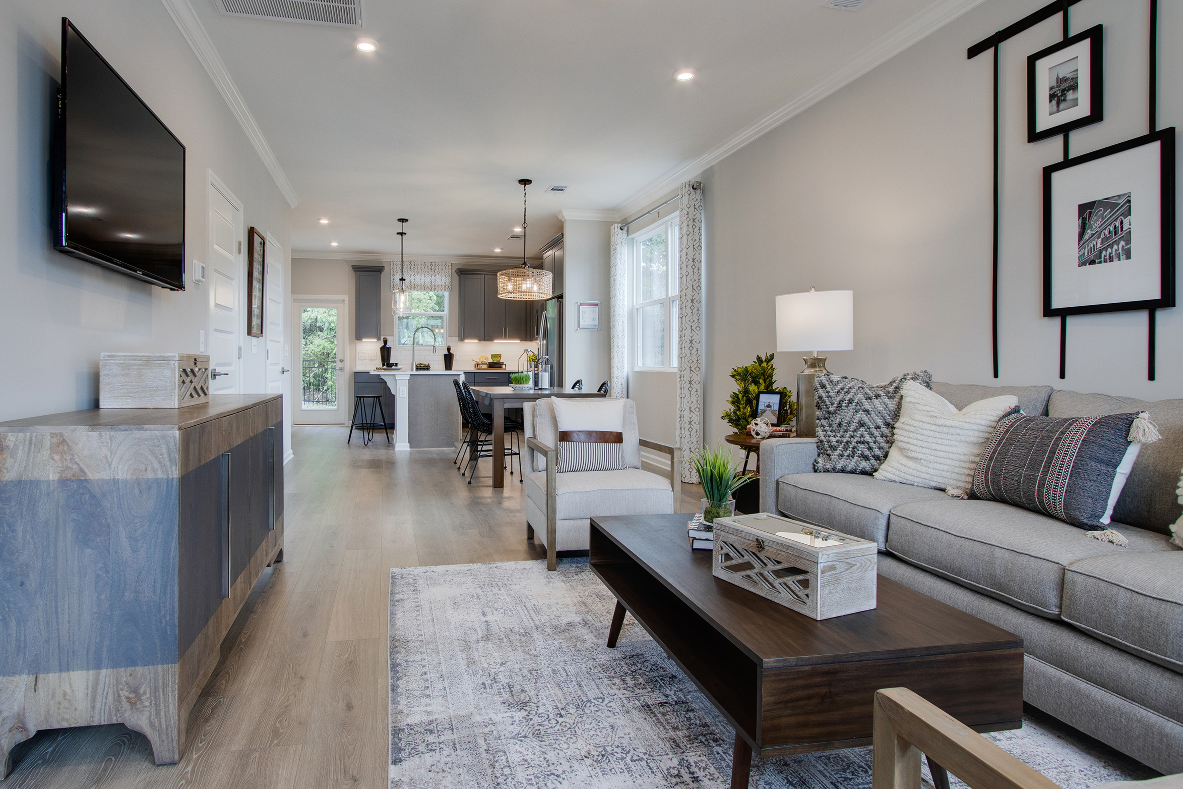 81073270-a7e3-4c2d-9c84-1a2ee0b4f5ae