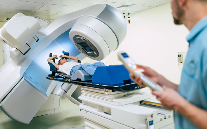 image of women getting radiation therapy