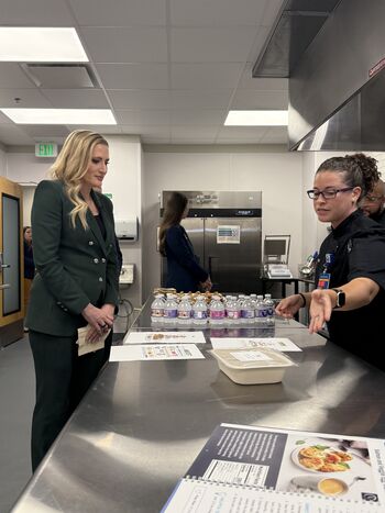 Congresswoman Lee visits Moffitt