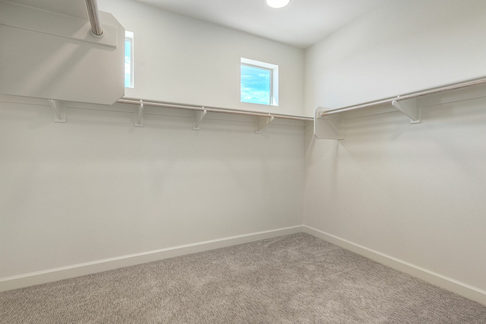 Grandview Walk-In Closet.jpg