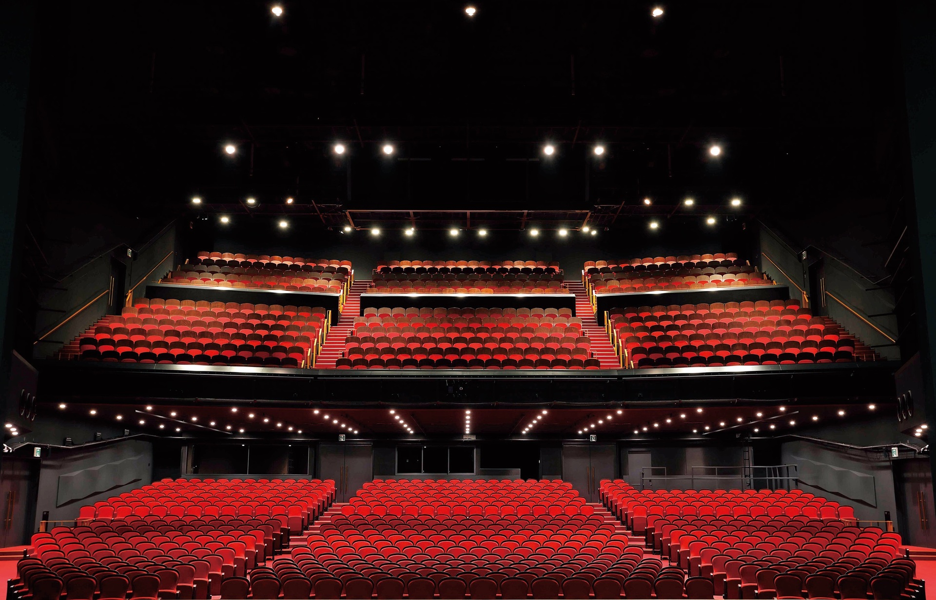 Shiki Theatre Company relies on Sennheiser Digital 6000 wireless