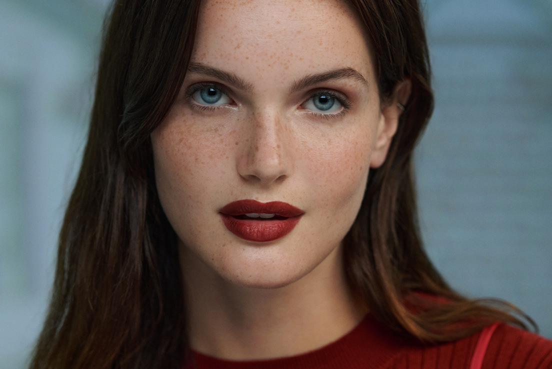 beautiful girl, red lips