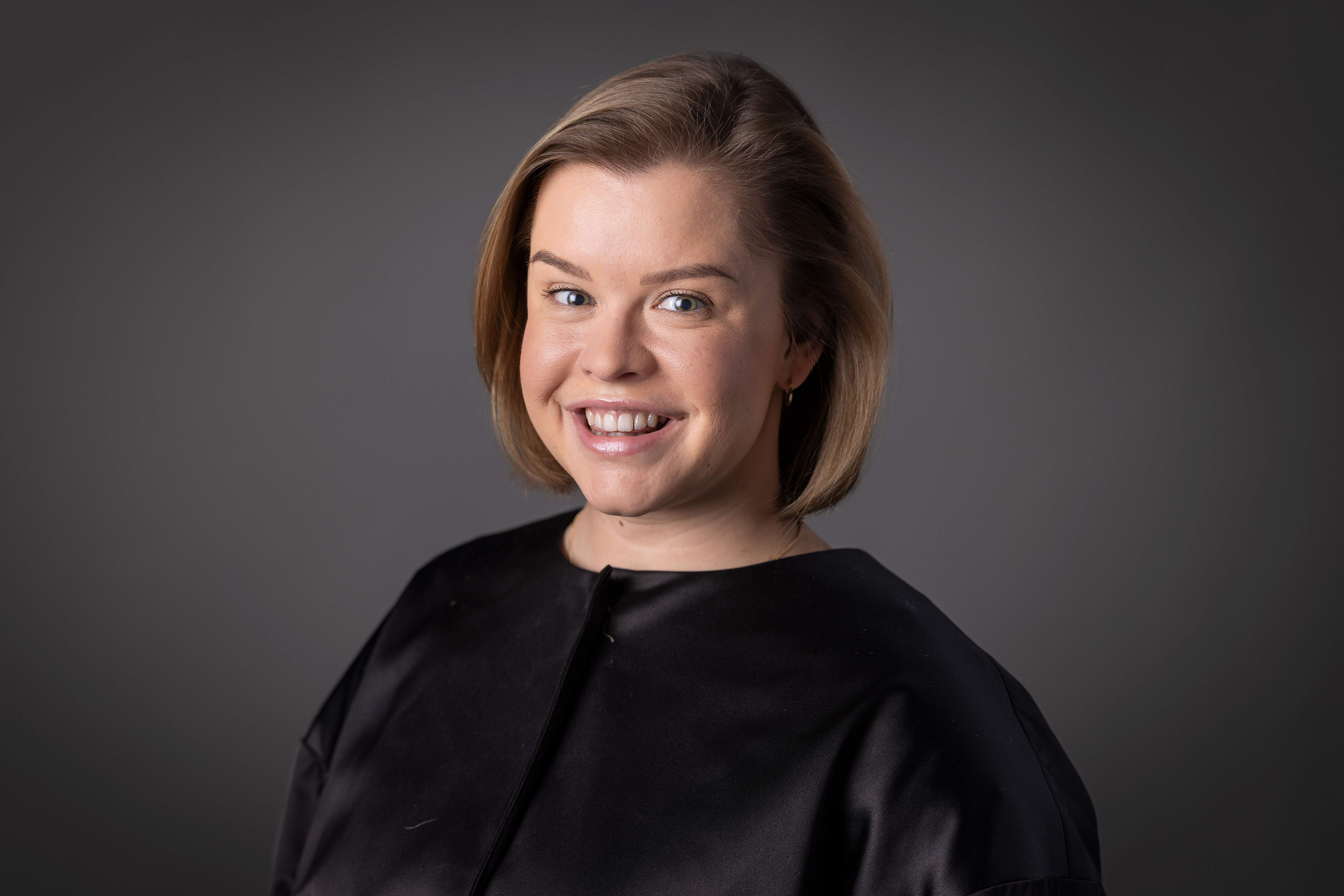 Amanda Heintze, Client Associate in the Netherlands