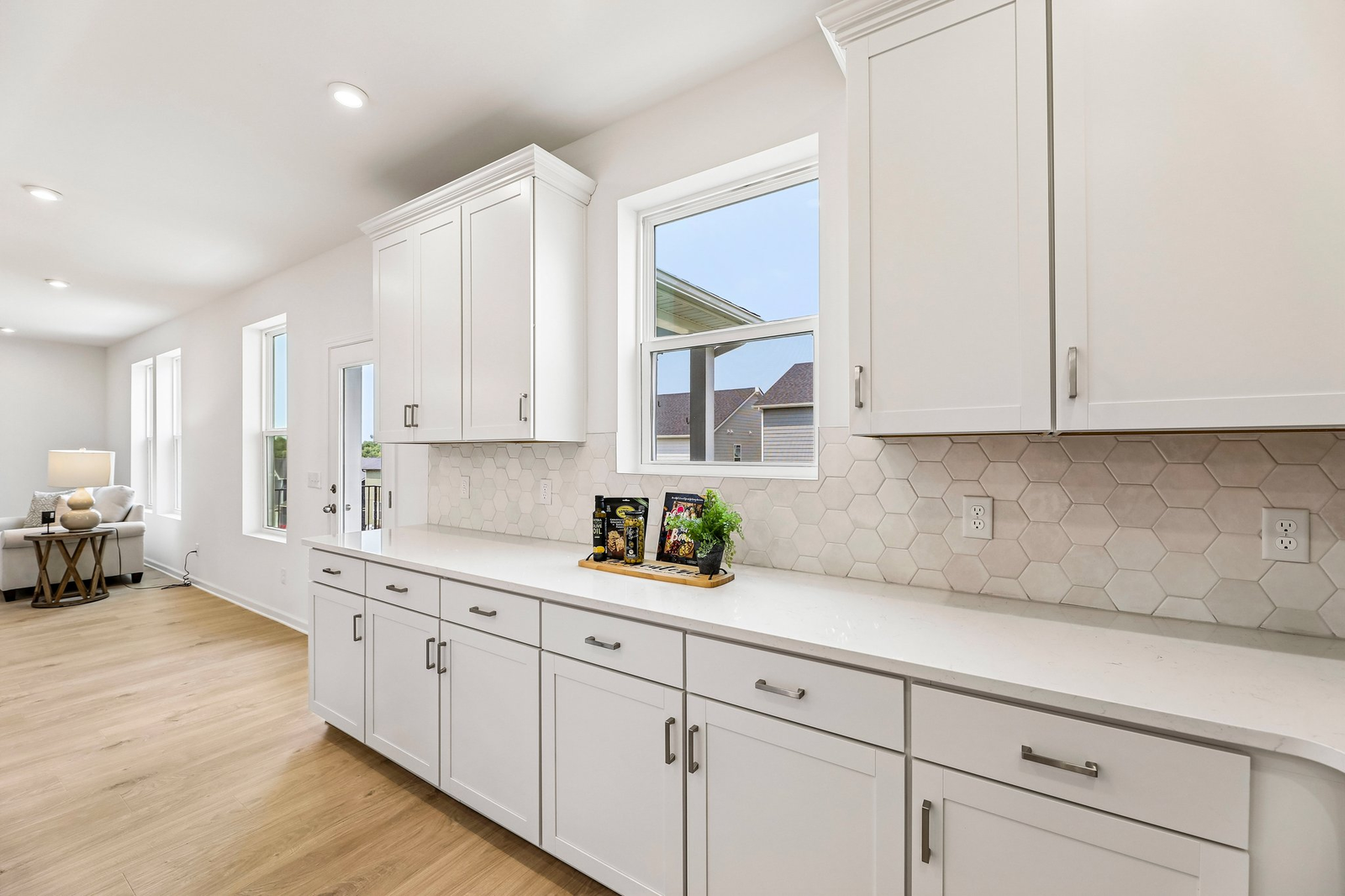 Savannah 94 Kitchen 3