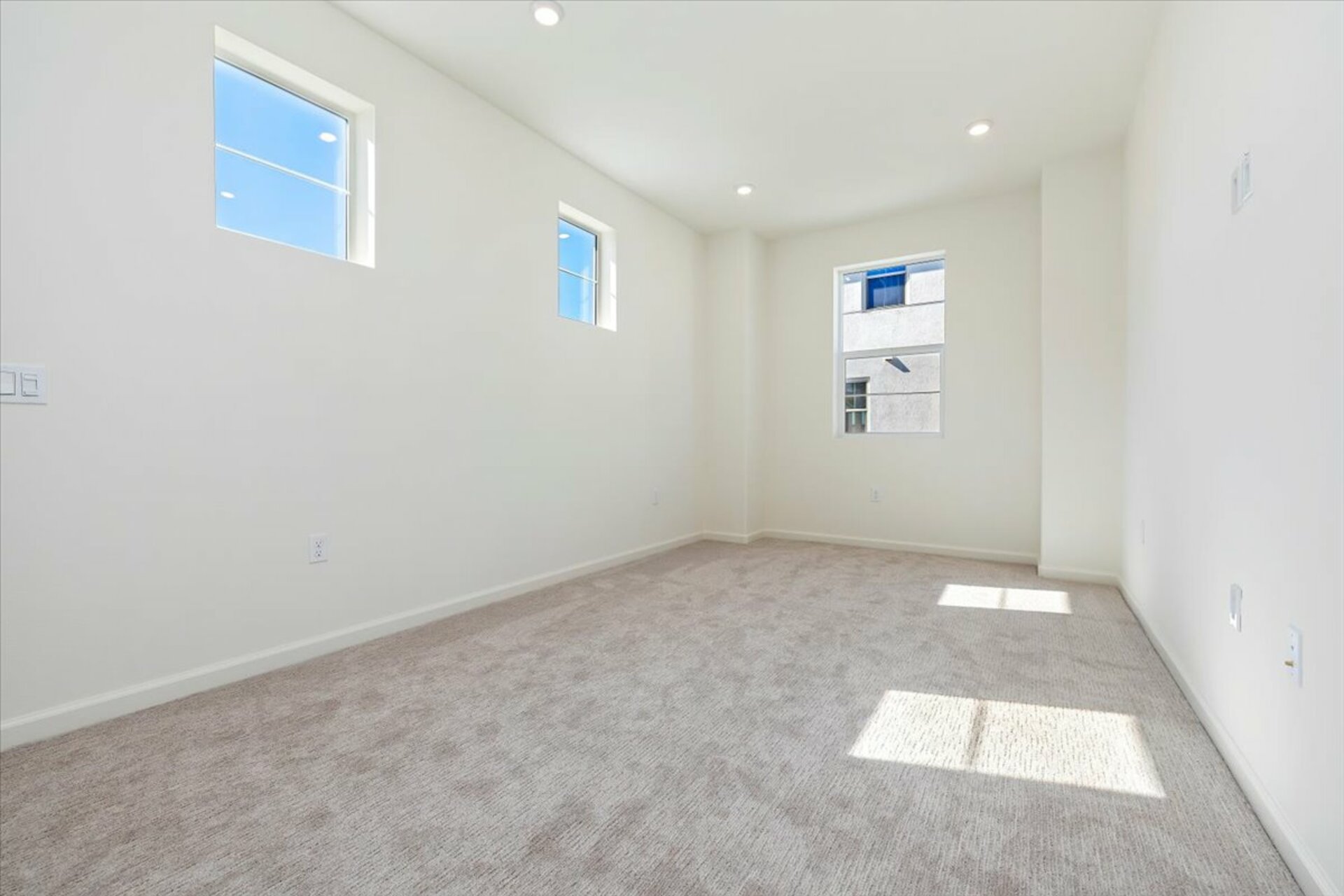 Secondary Bedroom.jpg