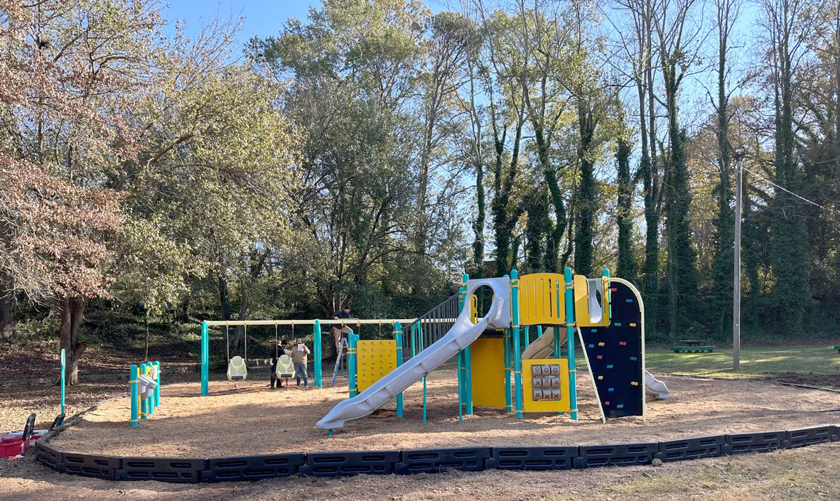 Membangun kembali taman bermain di area Atlanta untuk membantu mengakhiri ketidaksetaraan ruang bermain