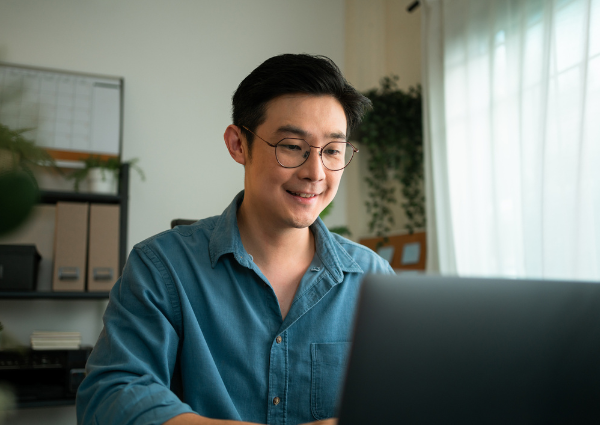 Text WYSIWYG Law Graduate or PLT QLD.png