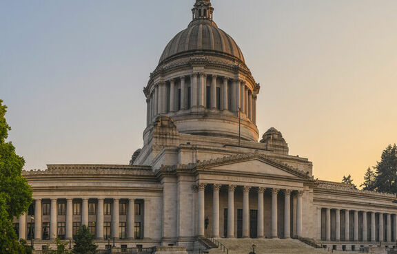 Washington state capitol building at sunset 