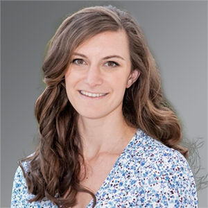 Sarah Tucker Headshot