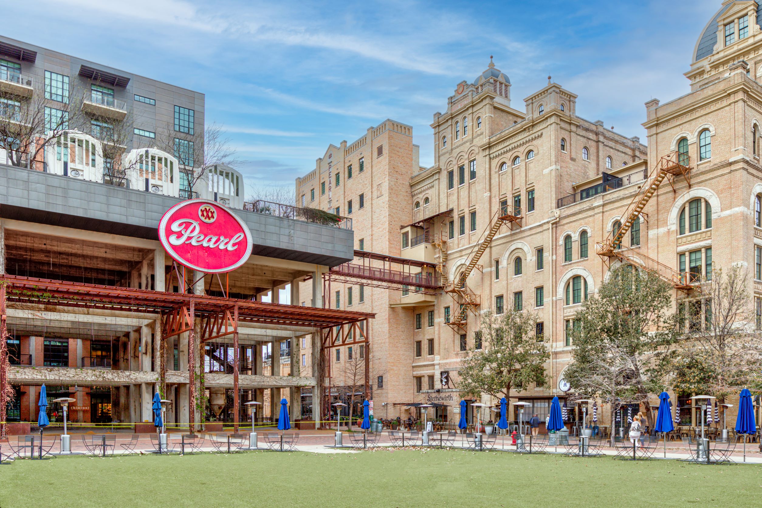 Minutes From The Historic Pearl