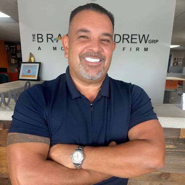 Robert Olivas